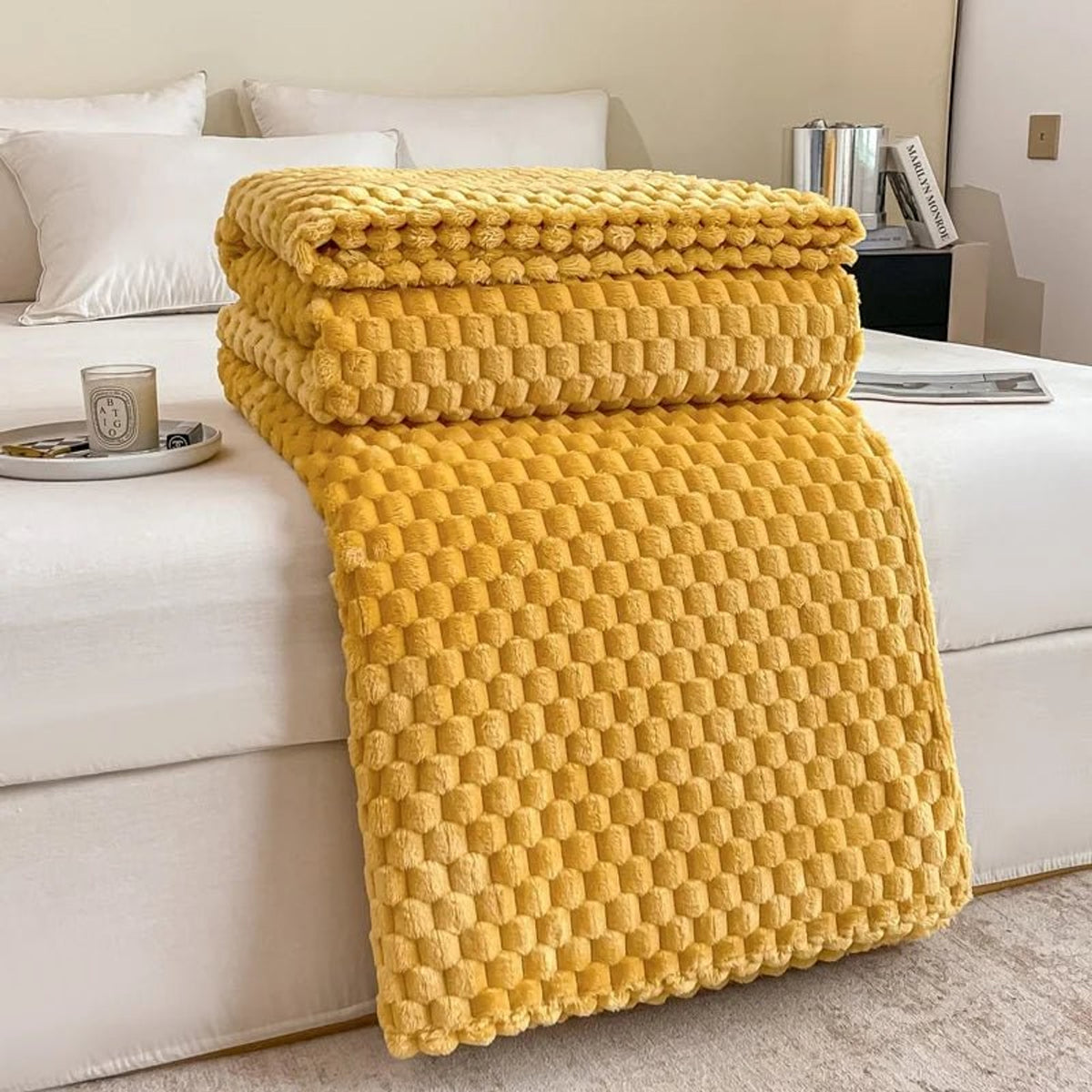 Plush Checkered Velvet Throw Blanket - Image 2