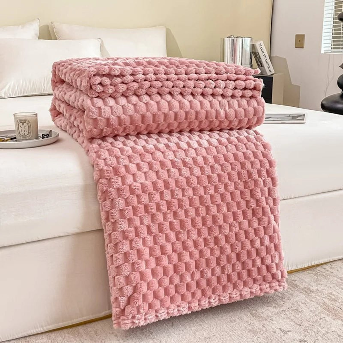 Plush Checkered Velvet Throw Blanket - Image 5