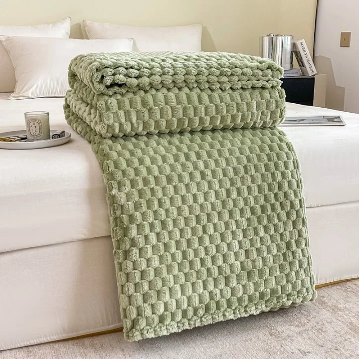 Plush Checkered Velvet Throw Blanket - Image 7