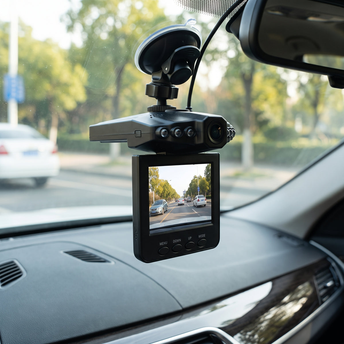 Car Dash Cam With Swiveling Screen And IR Night Vision Suction Cup Mount - Image 1