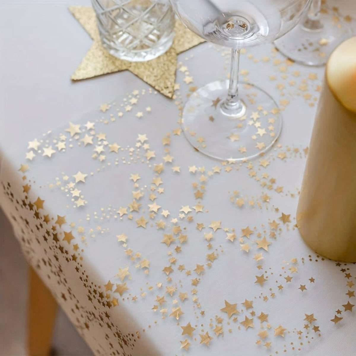 Christmas Linen Table Runner With Elegant Star Pattern For Festive Table Decoration - Image 1