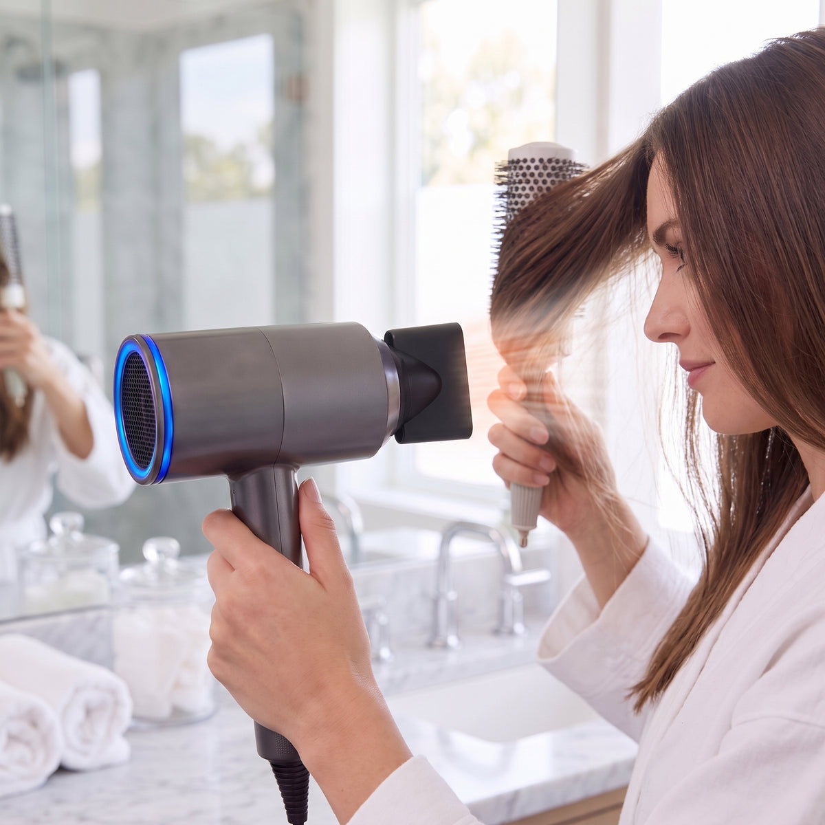 Ergonomic Hair Dryer With Attachments For Unisex - Image 4