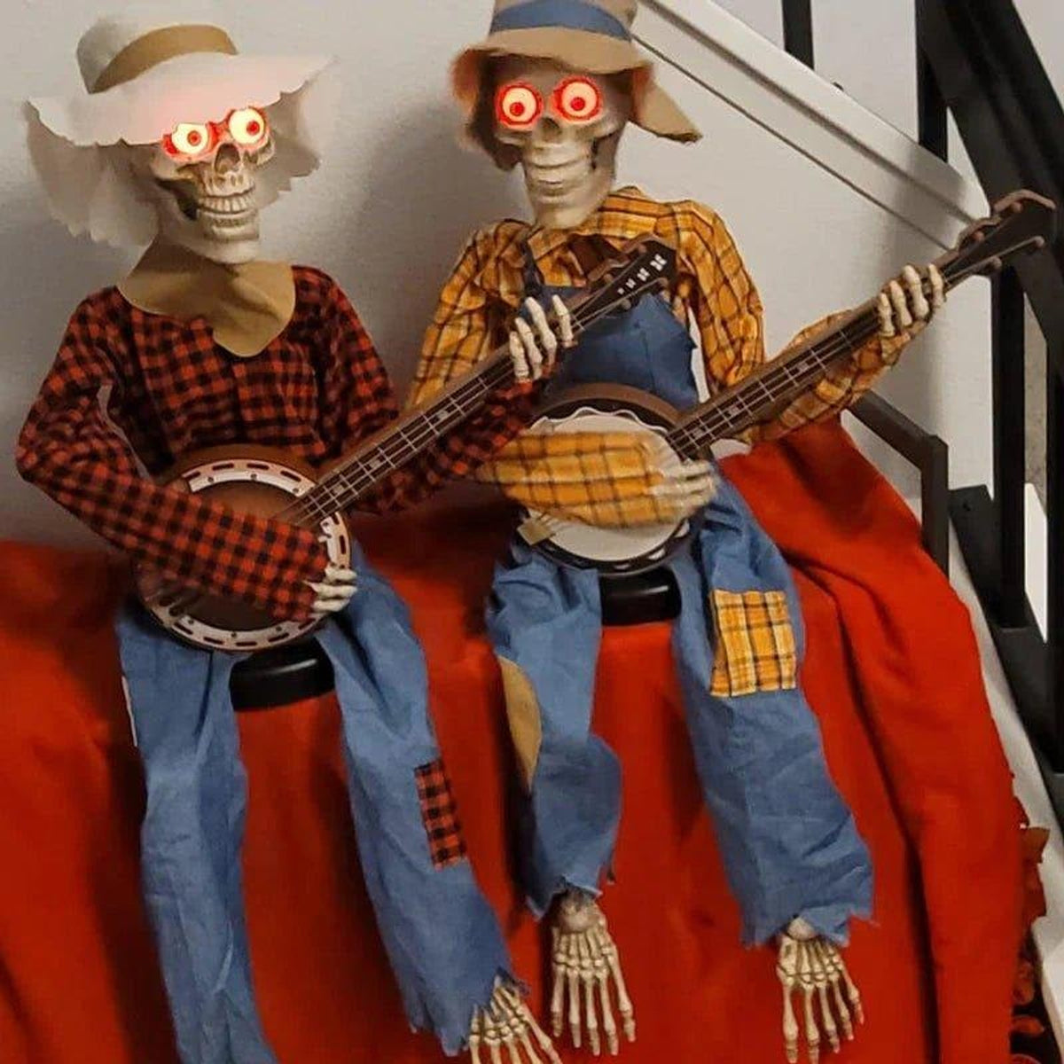 Halloween Decoration Interactive Skeleton Decoration With Glowing Eyes LED Plug In And Illuminated Movement For Halloween Decor - Image 4