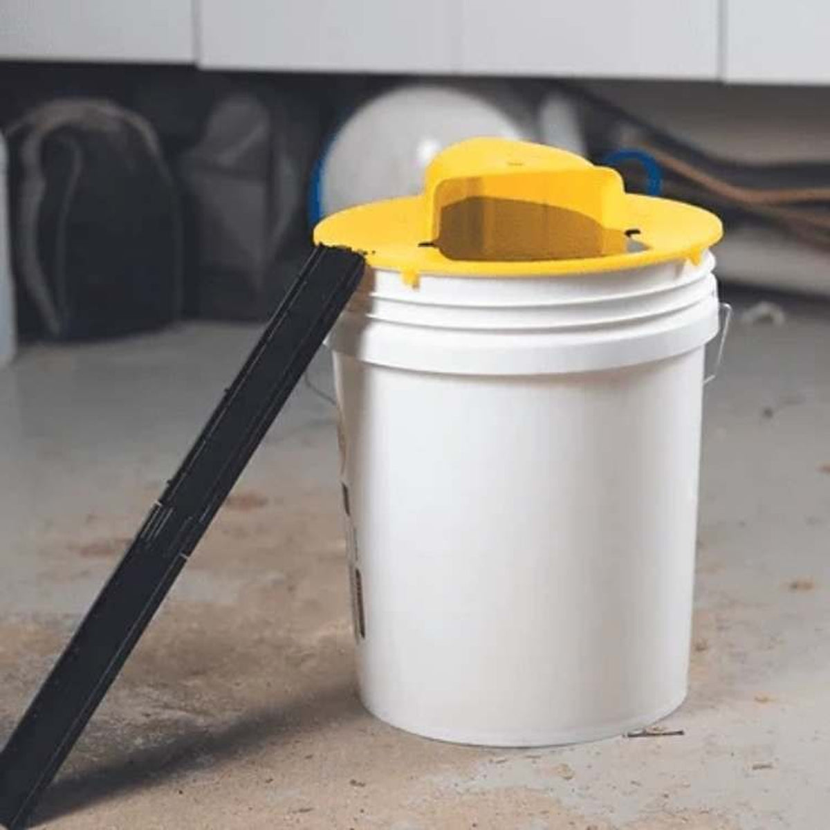 Mouse Trap Bucket Lid Ramp Plastic Yellow Black Live Rodent Reusable Catch - Image 5