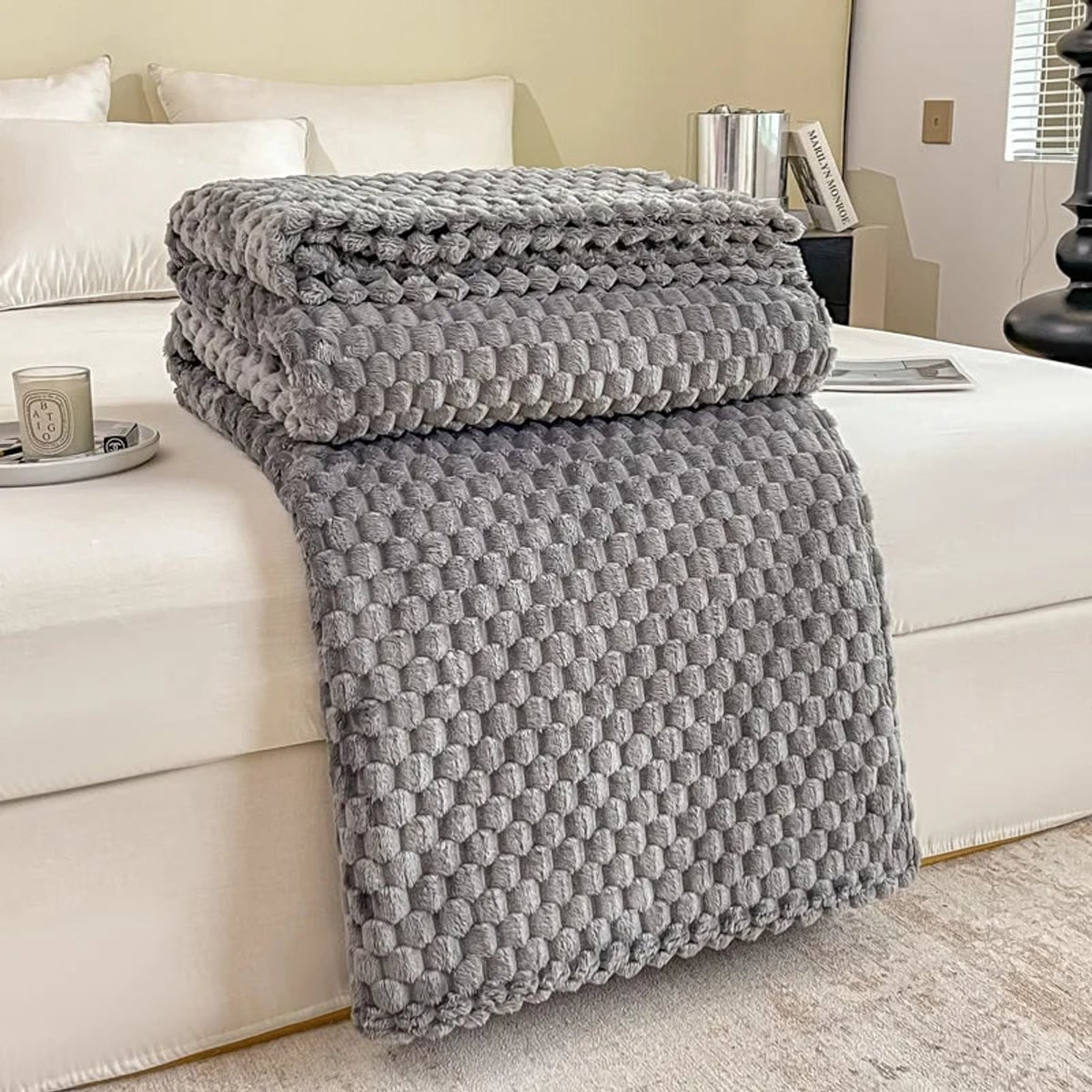 Plush Checkered Velvet Throw Blanket - Image 3