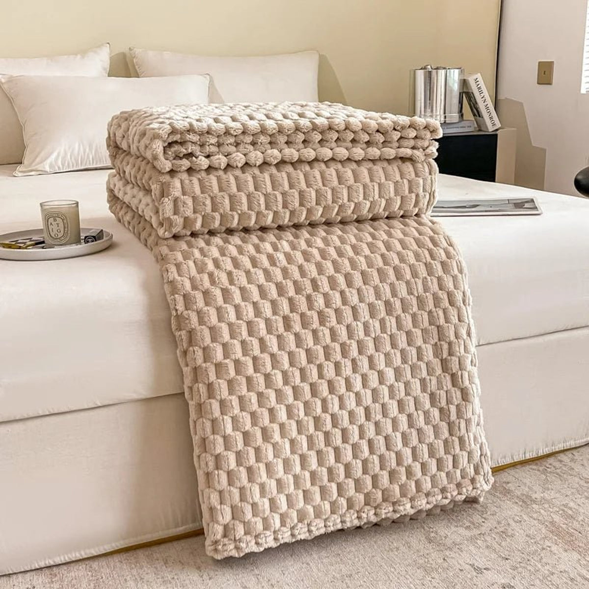 Plush Checkered Velvet Throw Blanket - Image 8