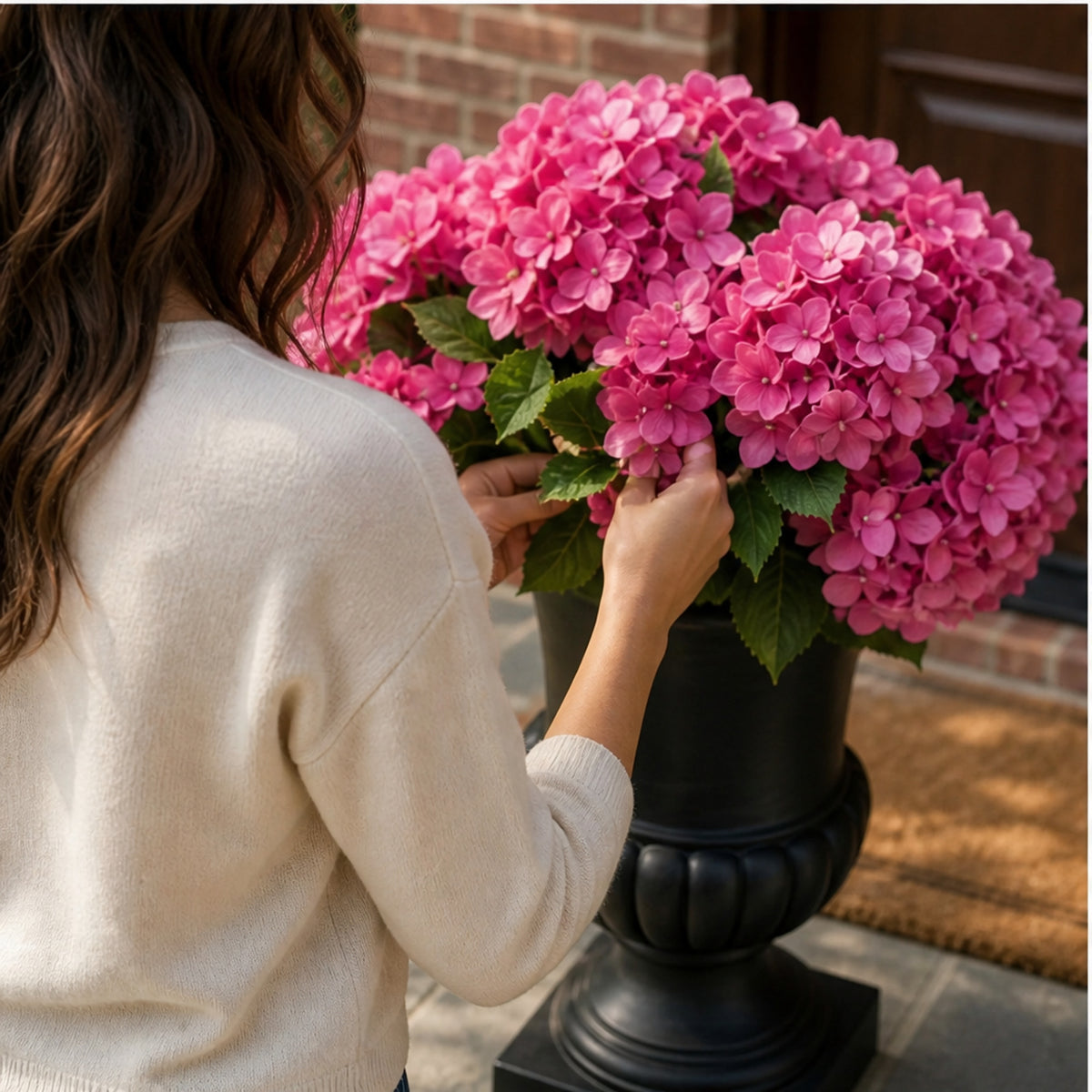 Silk Hydrangea Set With 5 Full Blooms For Porch & Patio Decor - Image 3